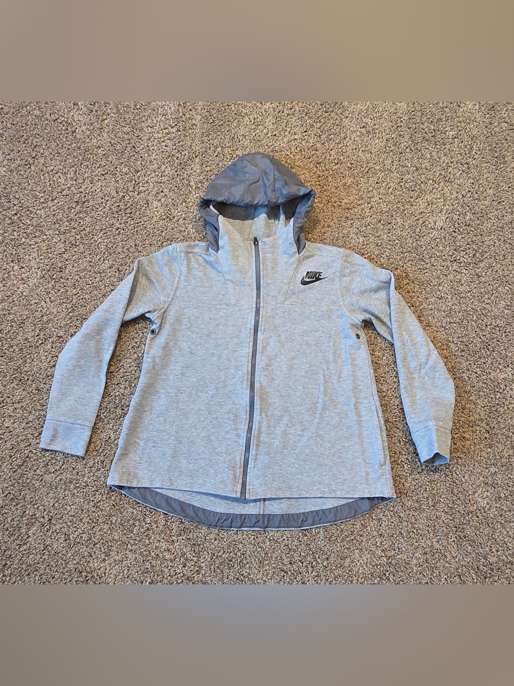 Women’s Medium Nike Sportswear Advance 15 Cape Hoodie